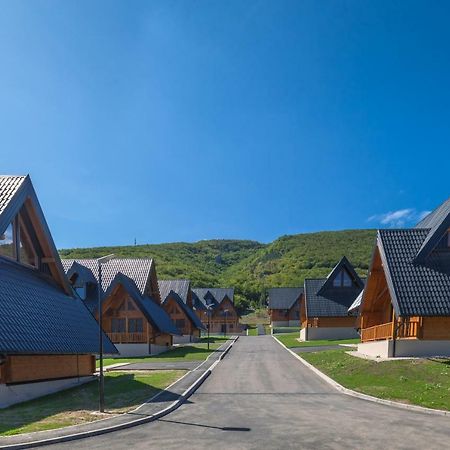 Wooden Houses Macola Korenica Exterior foto