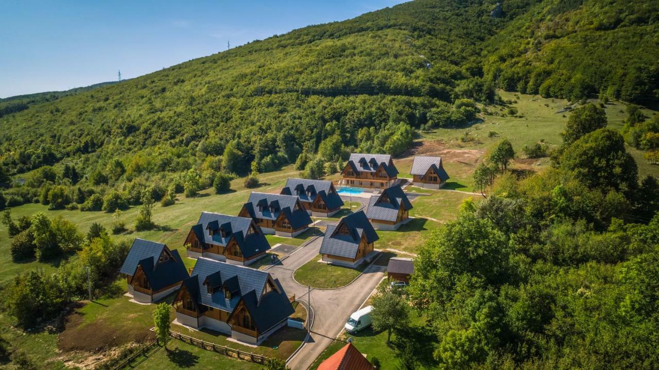 Wooden Houses Macola Korenica Exterior foto