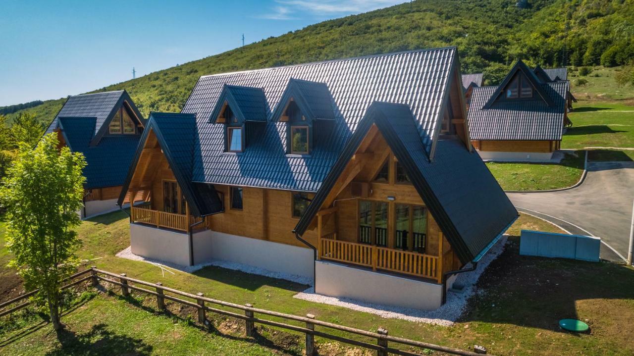 Wooden Houses Macola Korenica Exterior foto