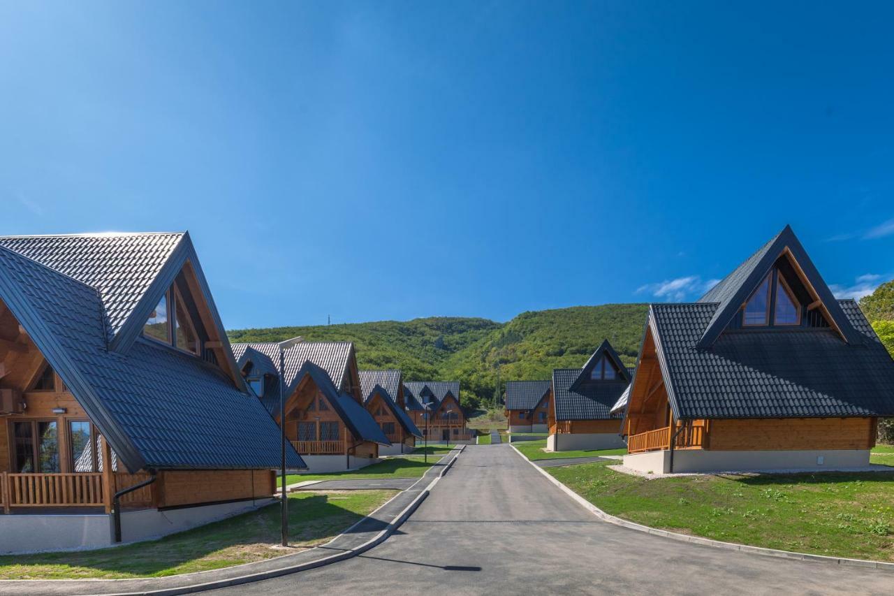 Wooden Houses Macola Korenica Exterior foto