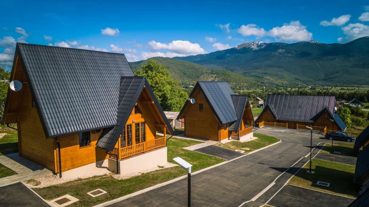 Wooden Houses Macola Korenica Exterior foto